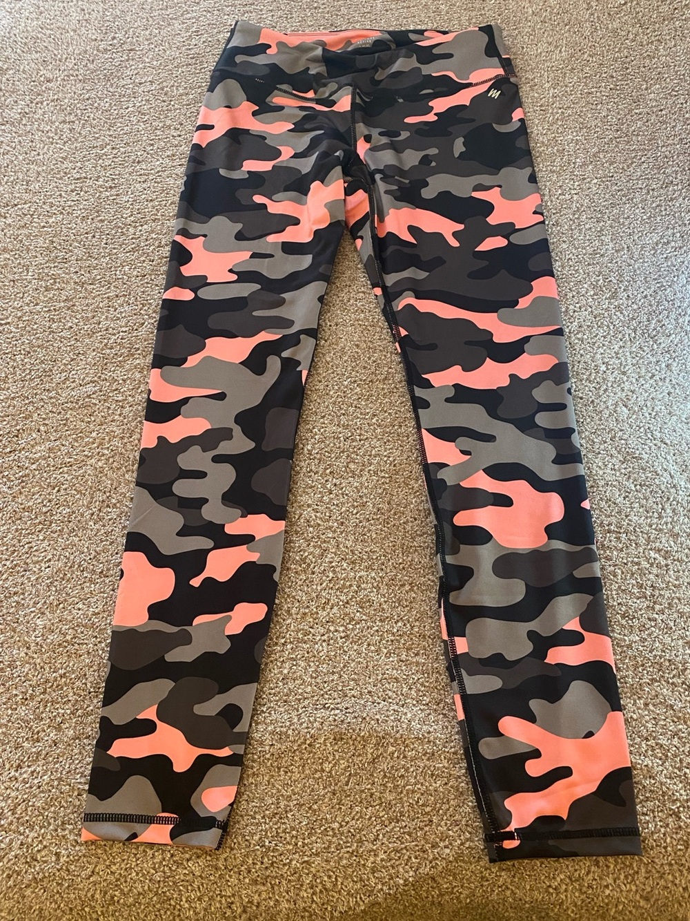 Nicole Miller Women’s Pink Camo Active Leggings